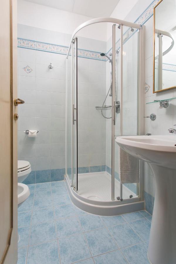 Deluxe Double or Twin Room with Canal View