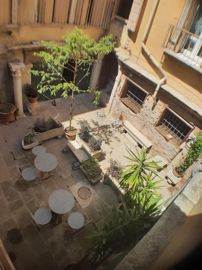 Apartment Balcony,1195905937:JPEG