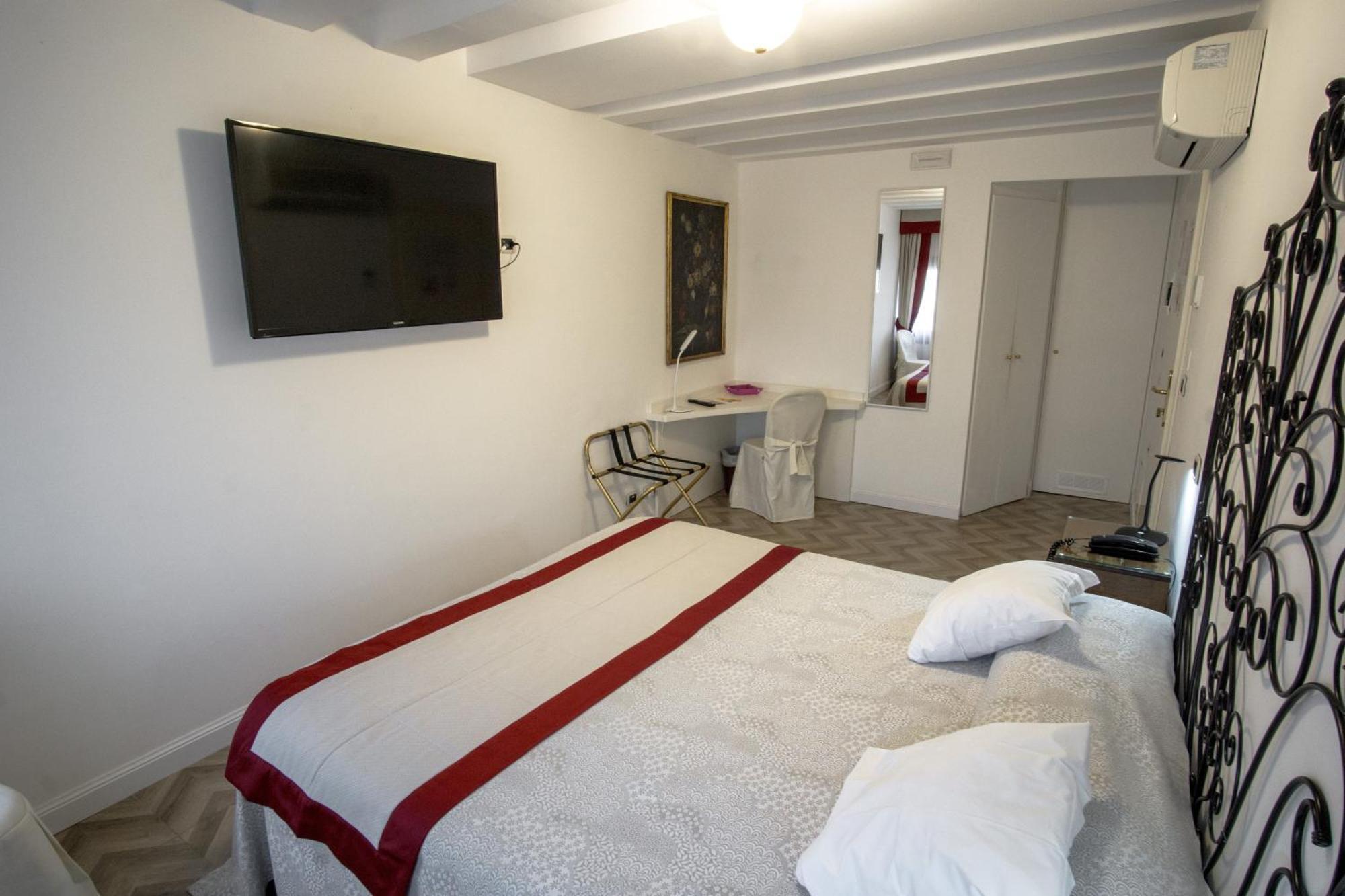 Comfort Double or Twin Room