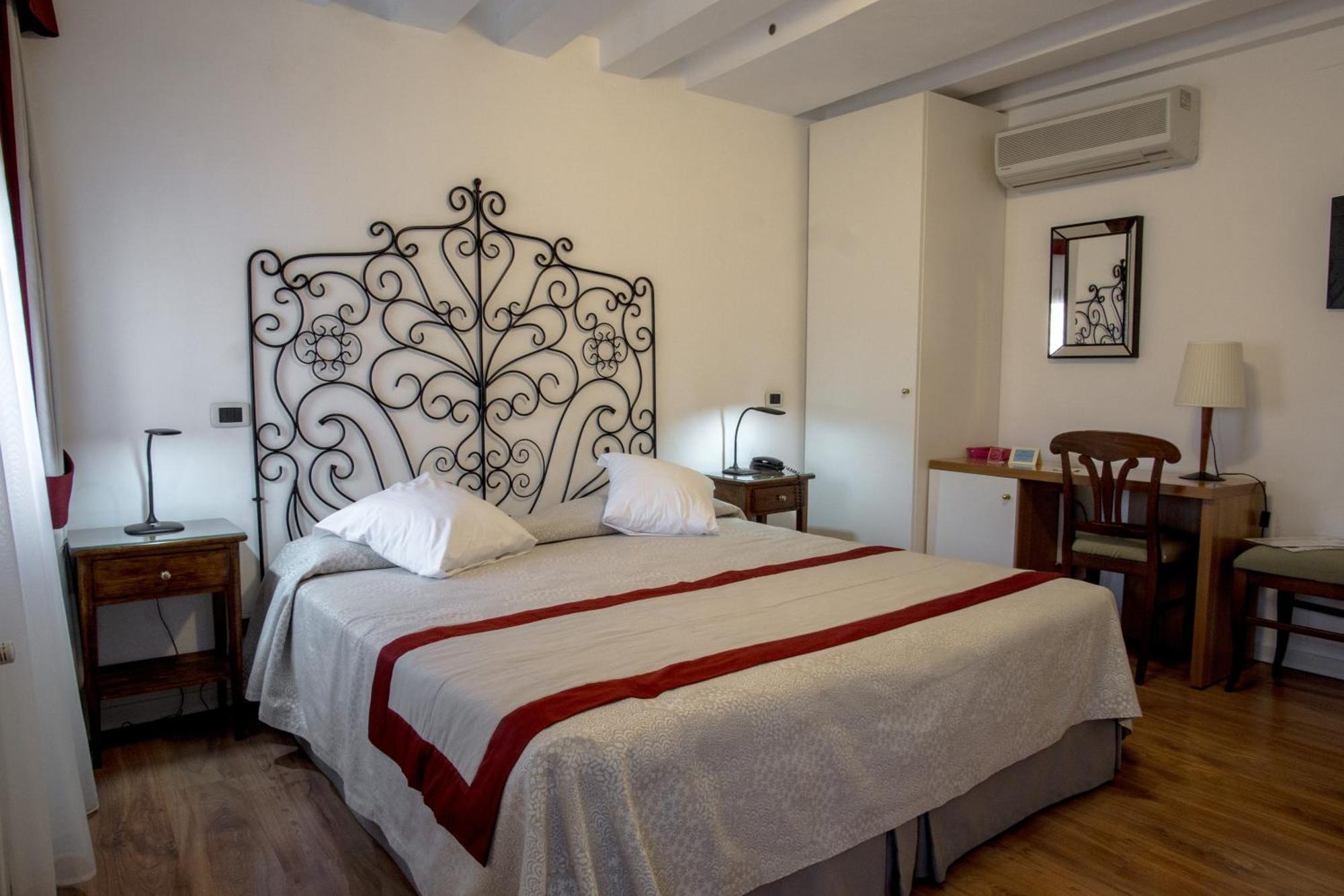 Comfort Double or Twin Room
