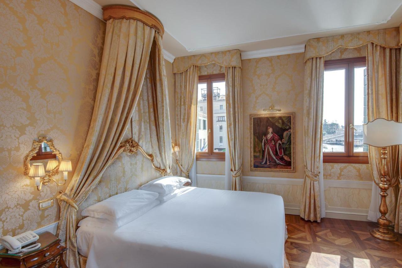 Junior Suite with Canal View