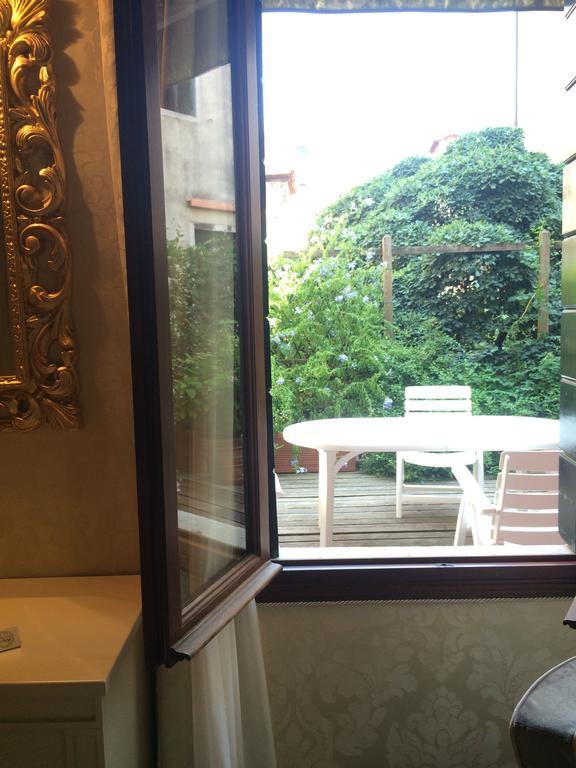 Double or Twin Room with Terrace