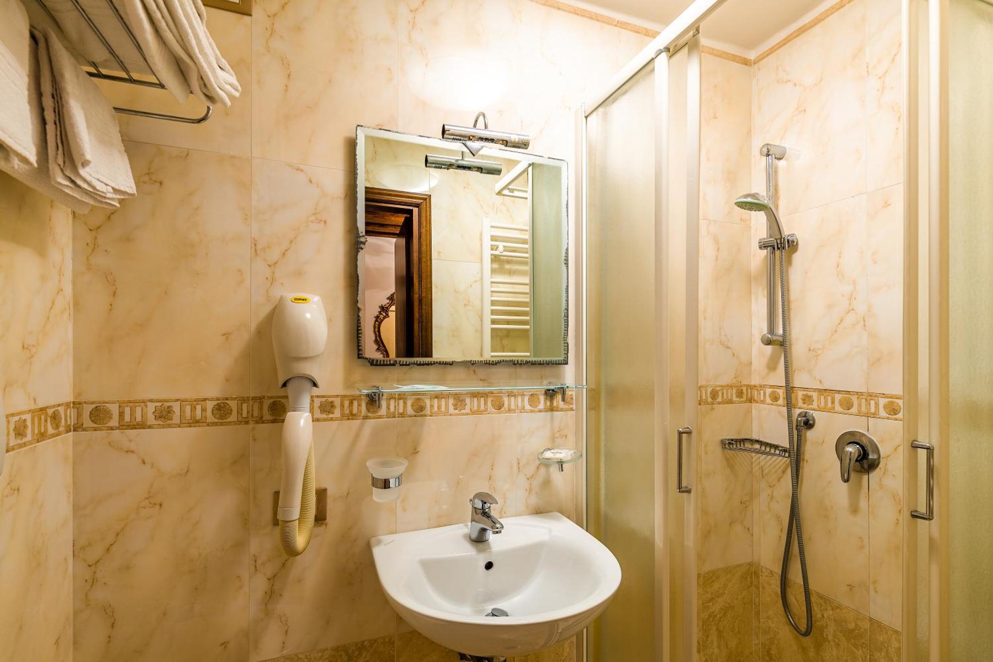 Classic Single Room