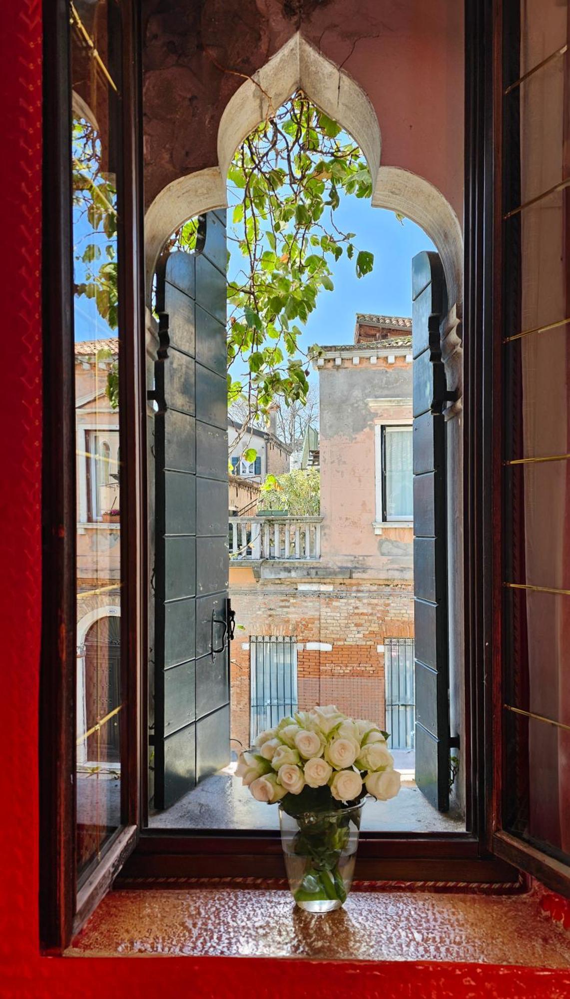 Superior Triple Room with City View