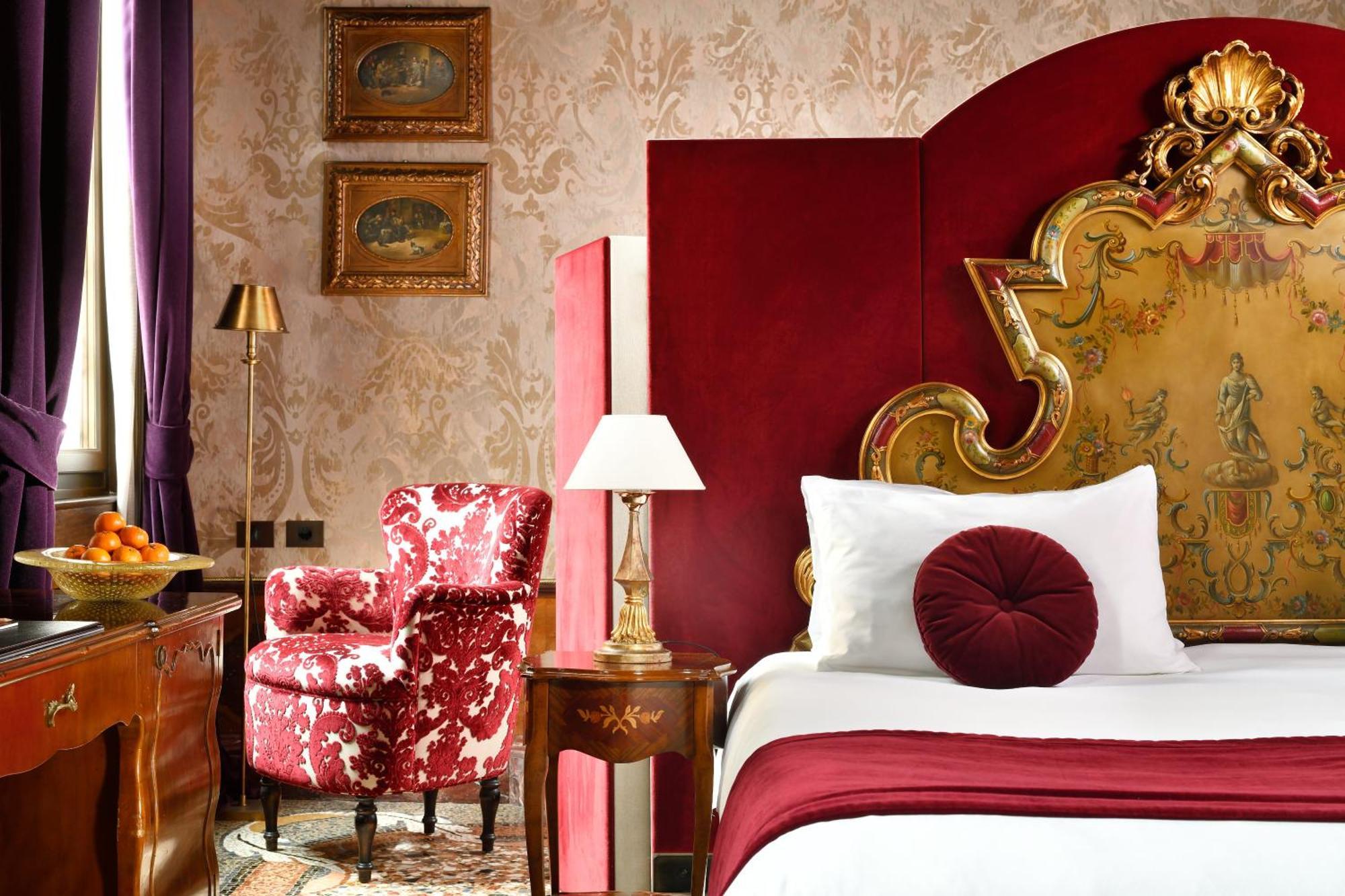 Luxury Suite Grand Canal Open Plan