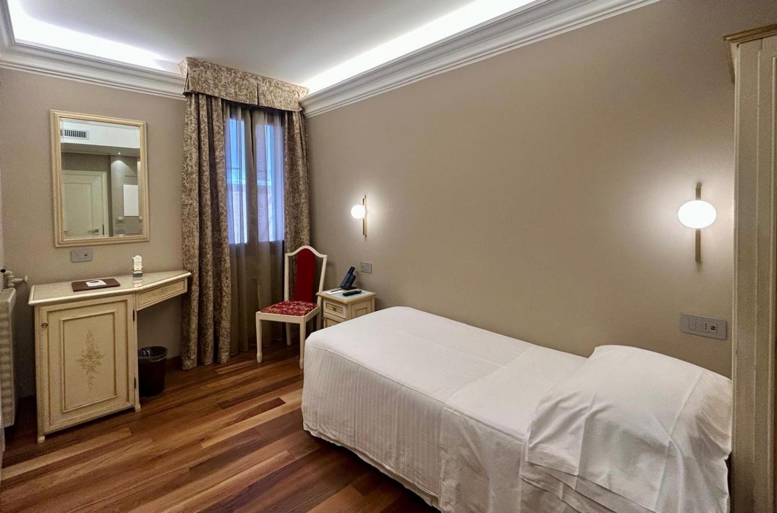 Classic Single Room