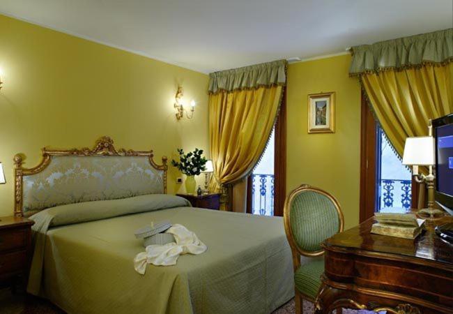 Deluxe Double Room,7081122:JPEG