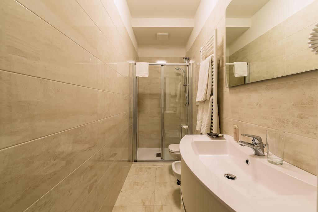 Deluxe Two-Bedroom Apartment