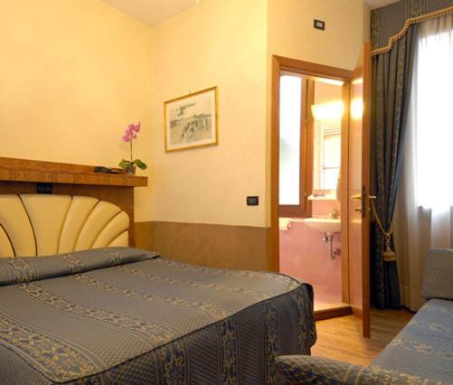 Triple Room,1186197745:JPEG
