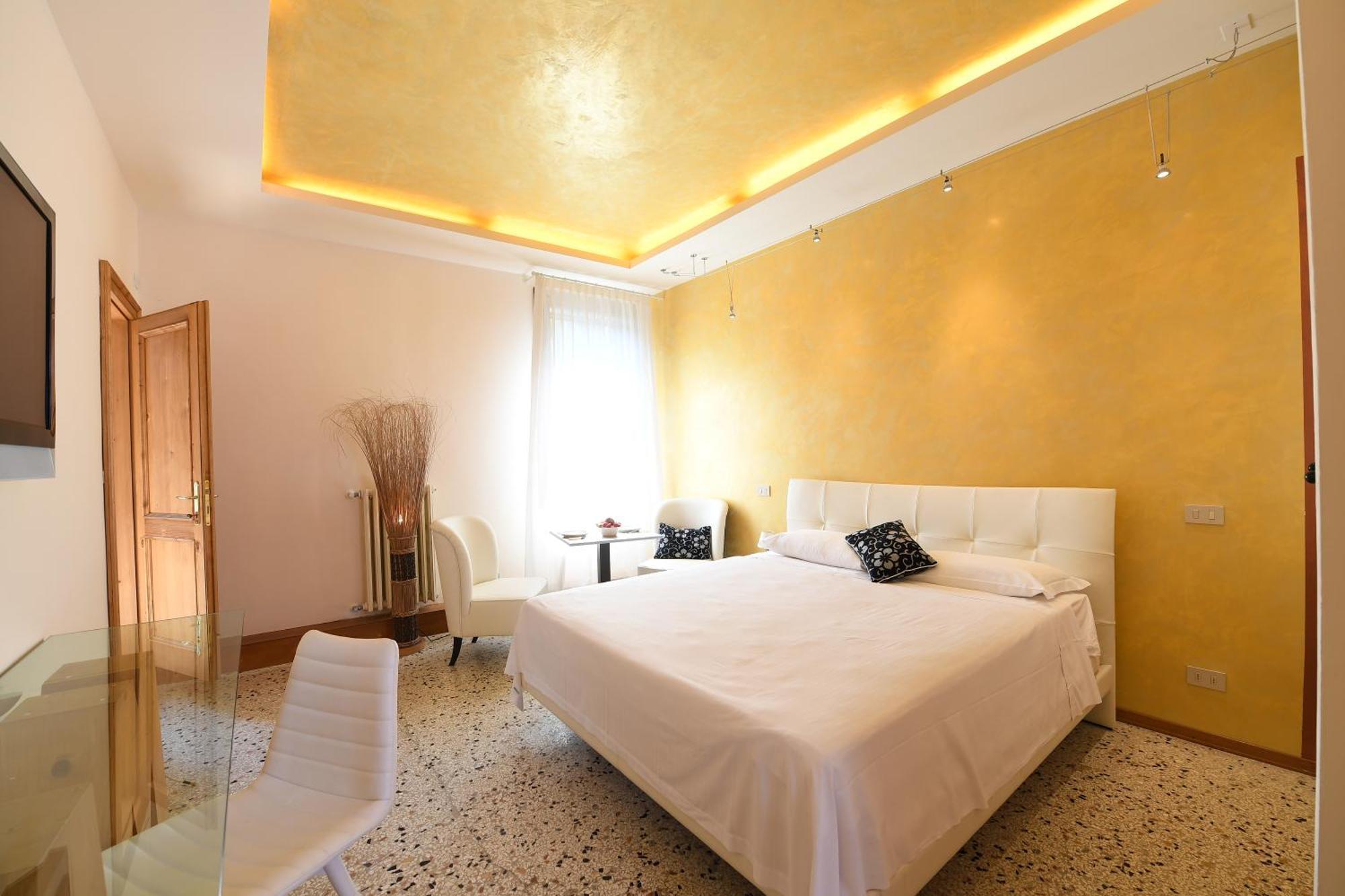 Classic Queen Room