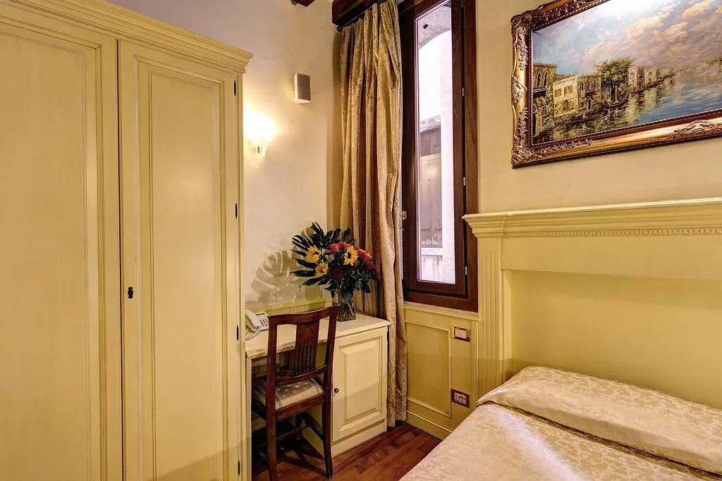 Palazzo La Scala-1