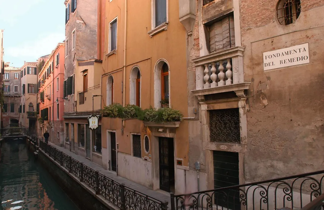 Hotel Locanda Canal-1