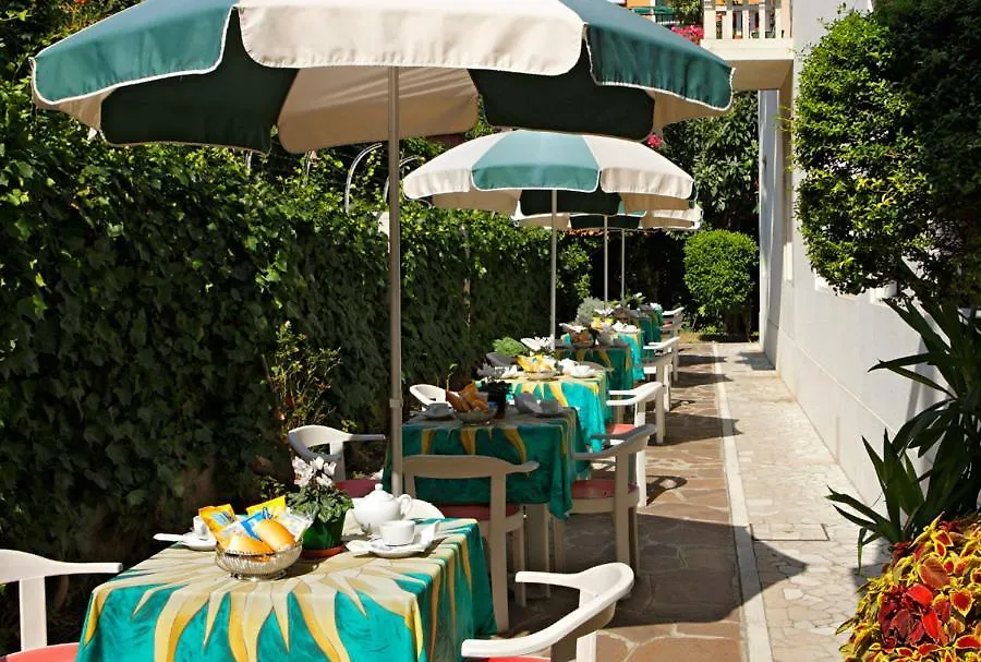 Hotel Santa Lucia-1
