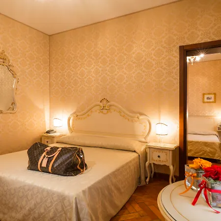 Palazzo Guardi-2