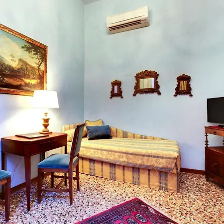 Palazzo Schiavoni Residenza D'Epoca & Suite-Apartments-3