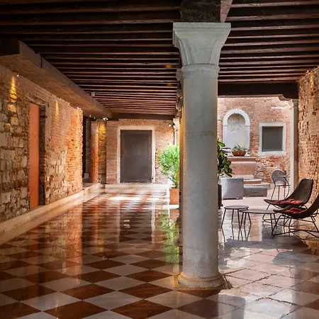 Palazzo Morosini Degli Spezieri - Lifestyle Apartments-3