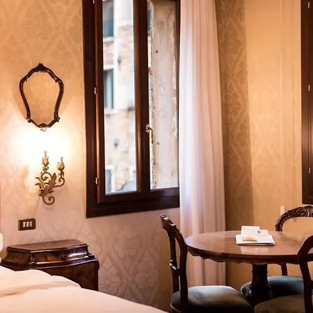 Hotel Flora - By Romanelli Family-3