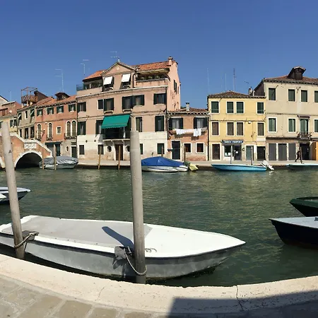 Princess Guest House Canal View-3