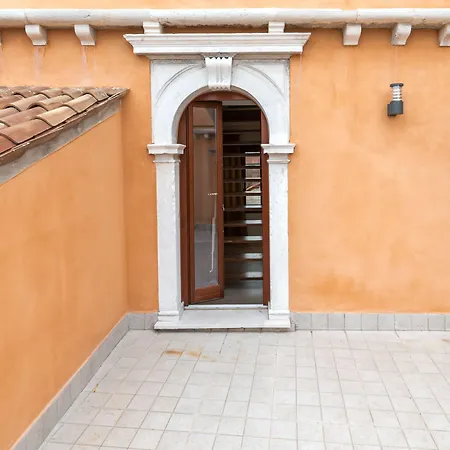 Charming Palace Corte Del Teatro-2
