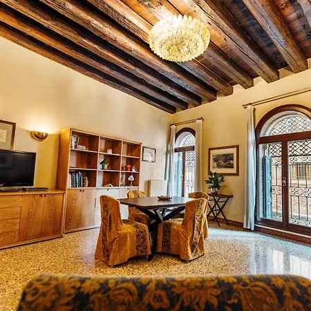 Casa Dei Pittori Venice Apartments-3