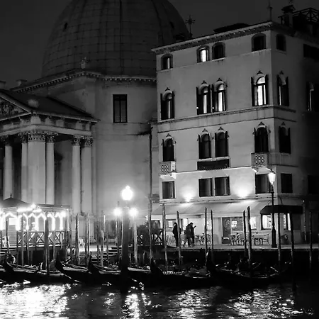 Hotel Antiche Figure-2