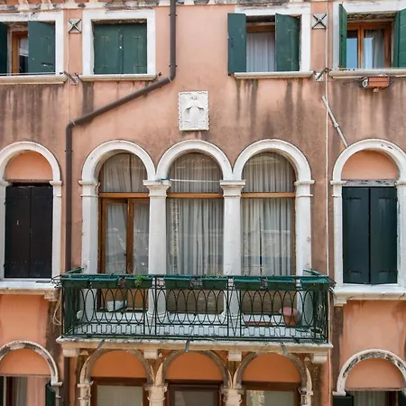 San Polo Canal View Apartments By Wonderful Italy-2